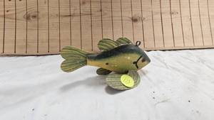 lot 113 image: Hand Carved Spearing Decoy