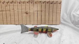 lot 97 image: Vintage Minnesota Hard Carved 8 Decoy Lure, possibly Lewis Anderson