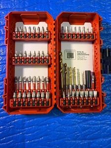 lot 26 image: Milwaukee SHOCKWAVE impact duty alloy steel screw driver bit set $115 Retail