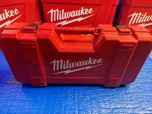 lot 35 image: Milwaukee SAWZALL Reciprocating Saw, 12 Amp, Model# 6519-31 used -runs