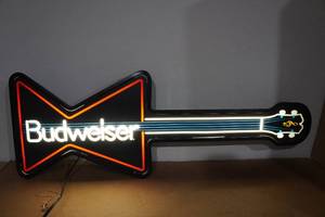 lot 1A image: Vintage Budweiser Guitar Lighted Beer Sign