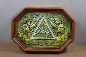 lot 4 image: Vintage Blatz Beer Wheat Sign