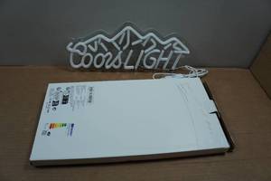 lot 33 image: Coors Light Lighted Beer Sign