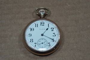 lot 46 image: Vintage Elgin Gold Tone 7 Jewel Mens Pocket Watch