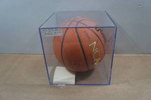 lot 68 image: Signed Basketball - Kurt Thomas