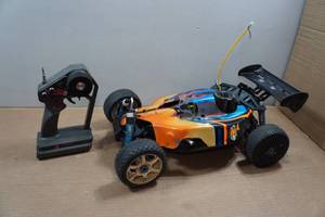 lot 115 image: Nitro Remote Control Car - Traxxas Remote