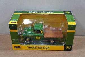 lot 123 image: Spec-cast 125 Scale John Deere Truck Replica