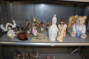 lot 231 image: Assorted Decorative Figurines