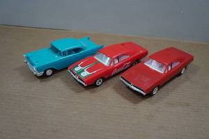 lot 236 image: 3 Plastic Car Models