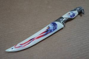 lot 265 image: Bald Eagle Theme Collector Knife