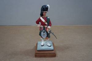 lot 268 image: Antique Lead British Officer Statue