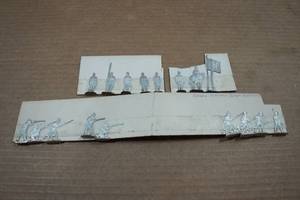 lot 271 image: Antique Barclay Lead Toy Soldiers