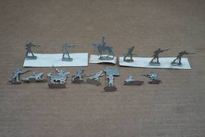 lot 272 image: Antique Barclay Lead Toy Soldiers