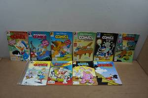 lot 282 image: 10 Disney Comics