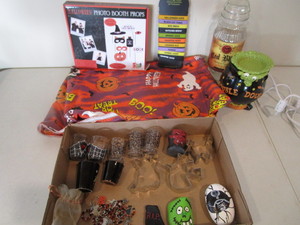 lot 71 image: Halloween Theme