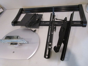 lot 114 image: TV Wall Mount, Screen Base