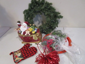 lot 117 image: Christmas Decorations