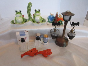 lot 135 image: Shakers