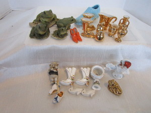 lot 136 image: Smalls Gold Colored, Wade