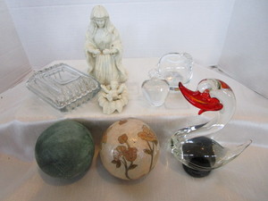 lot 140 image: Cig Box, Paperwghts,