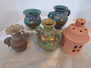 lot 141 image: Luminaries, Vase