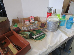 lot 146 image: Bar Items