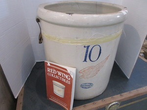 lot 152 image: Red Wing Crock & Reference Book