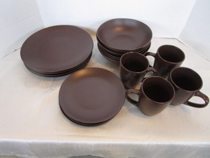 lot 163 image: Ironstone Dinnerware