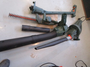 lot 168 image: B&D Garden Set