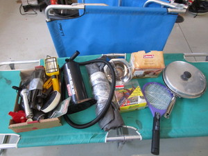 lot 172 image: Camping wCots