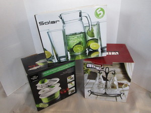 lot 176 image: Hostess Items