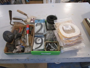 lot 183 image: Household Repair Items