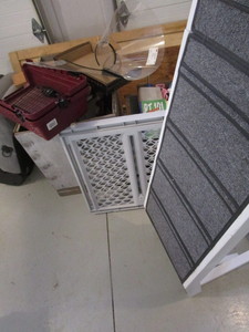 lot 187 image: Pet Items