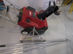 lot 192 image: Toro Snowblower