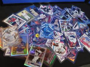 lot 14 image: COLLECTIBLE CARDS