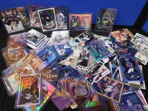 lot 19 image: COLLECTIBLE CARDS