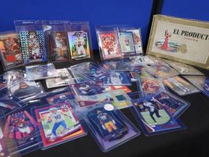 lot 13 image: COLLECTIBLE CARDS  VINTAGE CIGAR BOX