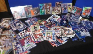 lot 27 image: COLLECTIBLE CARDS