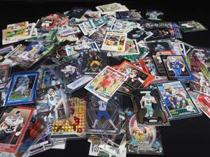 lot 38 image: COLLECTIBLE CARDS