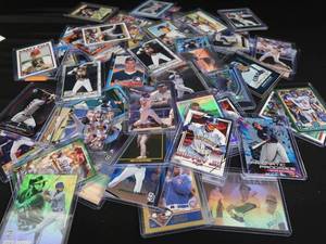 lot 46 image: COLLECTIBLE CARDS