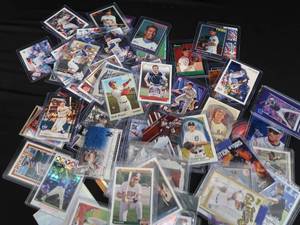lot 47 image: COLLECTIBLE CARDS