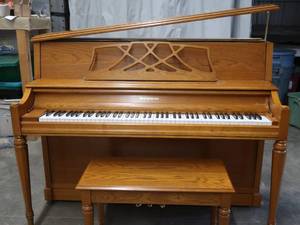 lot 6A image: BALDWIN ACROSONIC UPRIGHT PIANO