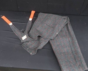 lot 57 image: WOOLRICH BIBS  GLOVES