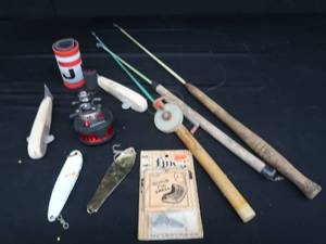 lot 83 image: FISHING LOT