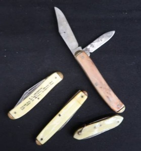 lot 103 image: 4 VINTAGE KNIVES