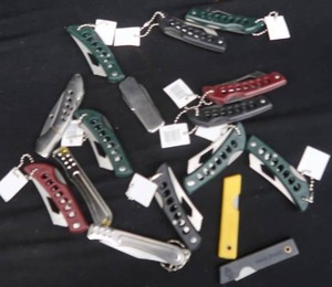 lot 110 image: KNIVES