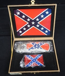 lot 114 image: KNIFE SET