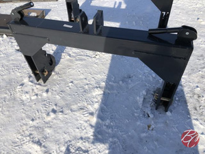 lot 335A image: Wolverine TR-26-02C Powerful Utility Hitch Adapter