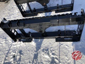 lot 392 image: Wolverine PFF2-13-45W Skid Steer Pallet Fork Frame