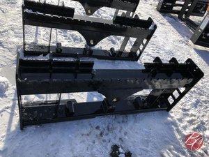 lot 393 image: Wolverine PFF2-13-45W Skid Steer Pallet Fork Frame